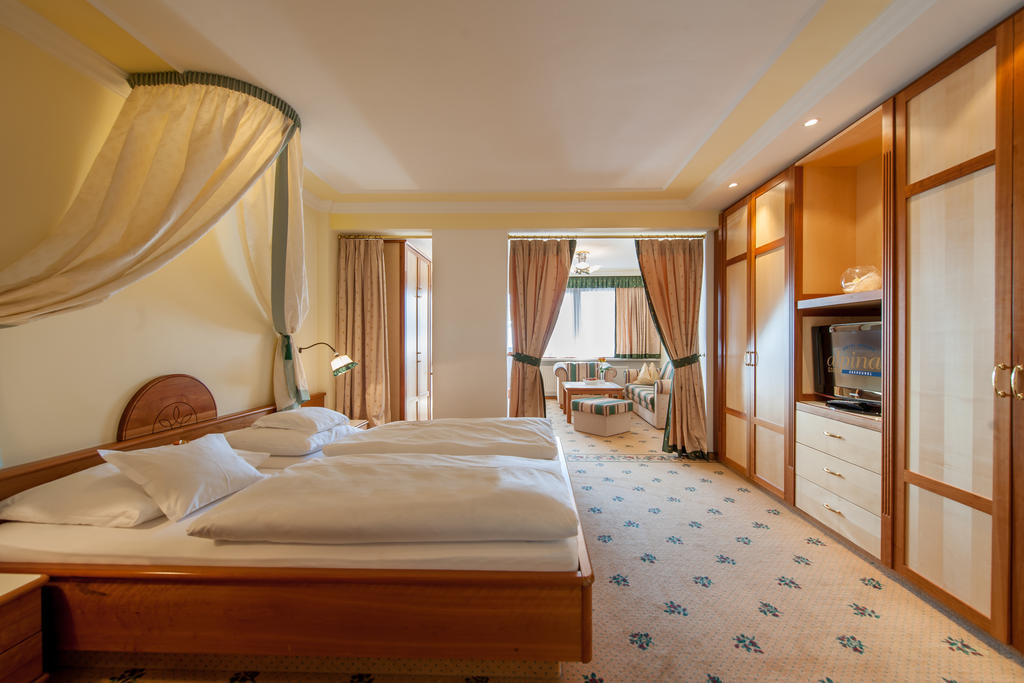 Hotel Alpina Deluxe Obergurgl Room photo